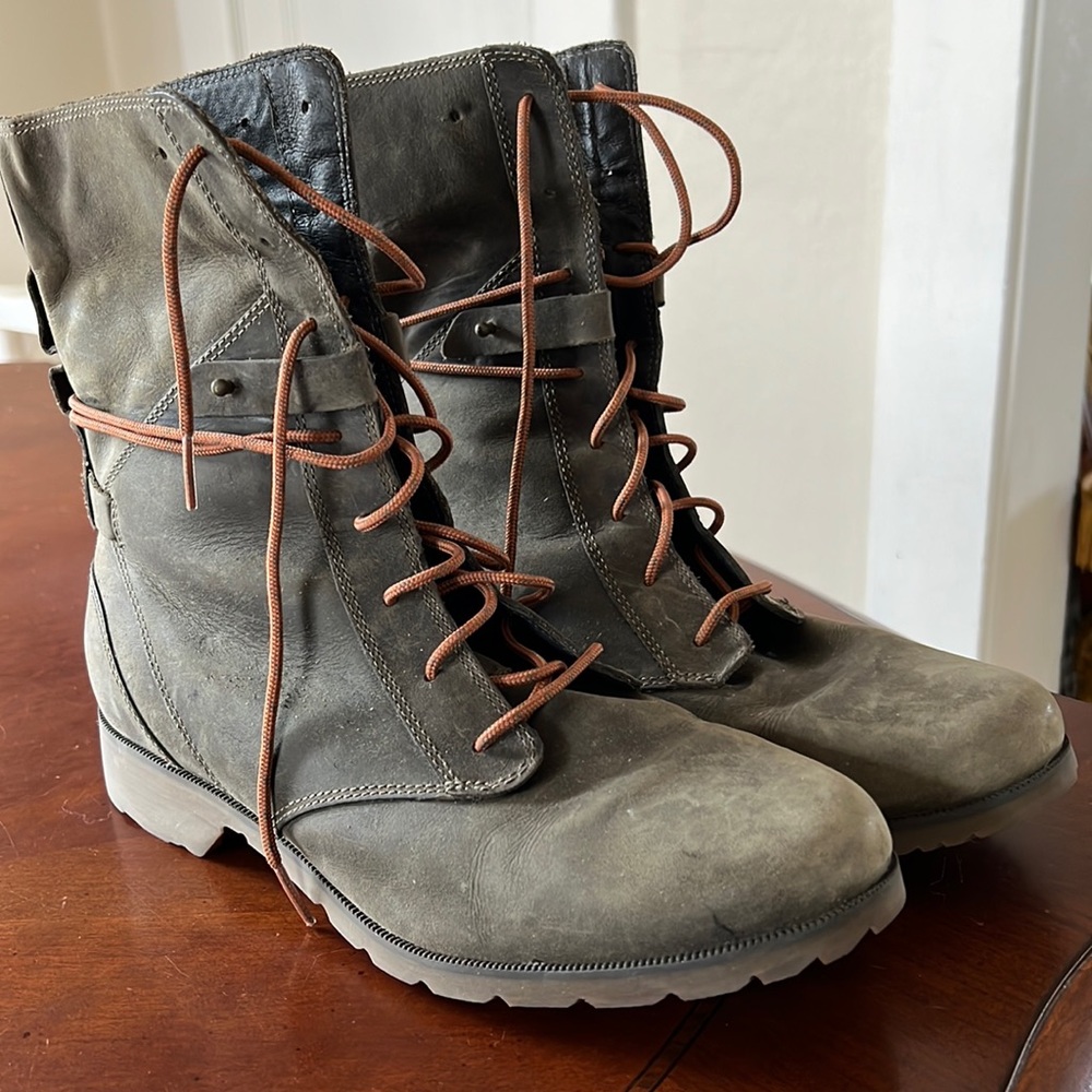 Teva waterproof leather boots